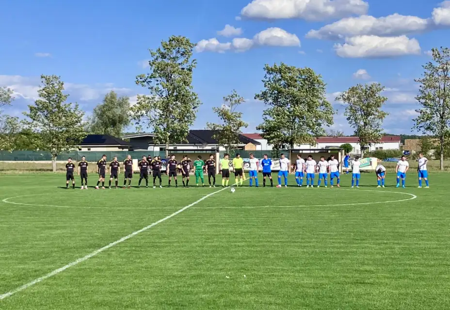 Ani napodruhé to venku nevyšlo, dvoubrankový Piták dovedl Lovčice k výhře