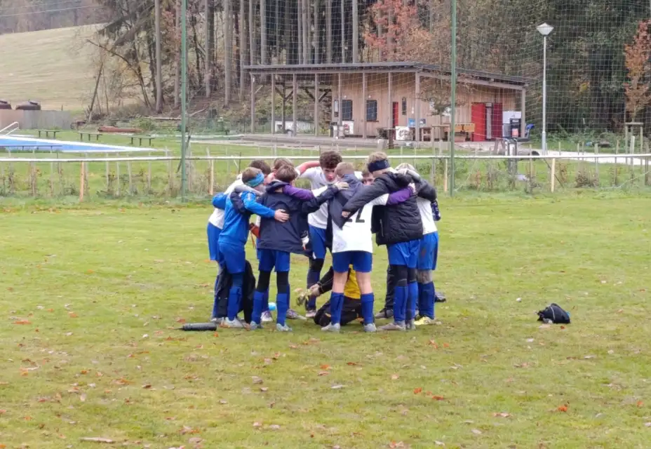 Dvě vítězství žáků potvrdila první místo v tabulce