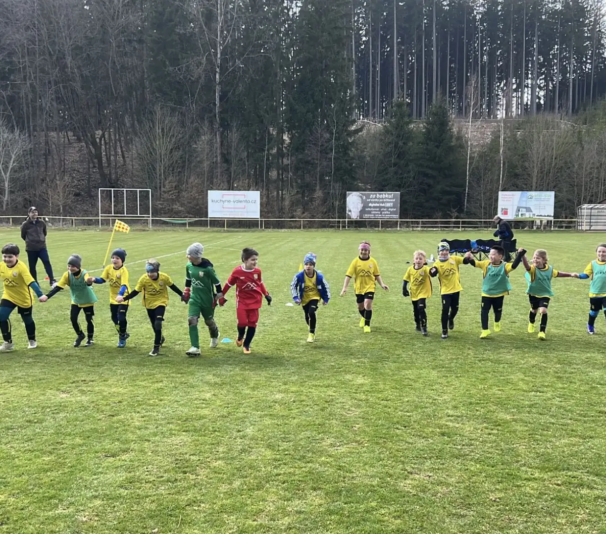 Fotbalové dopoledne plné radosti mladší přípravky: Áčko dominovalo, béčko ukázalo statečné srdce