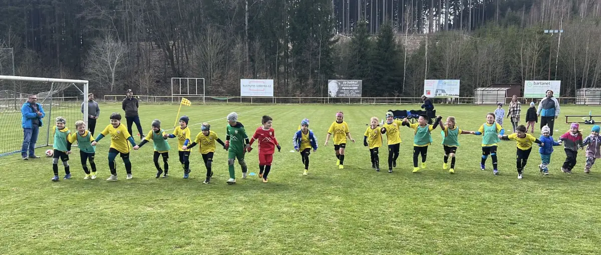 Fotbalové dopoledne plné radosti mladší přípravky: Áčko dominovalo, béčko ukázalo statečné srdce