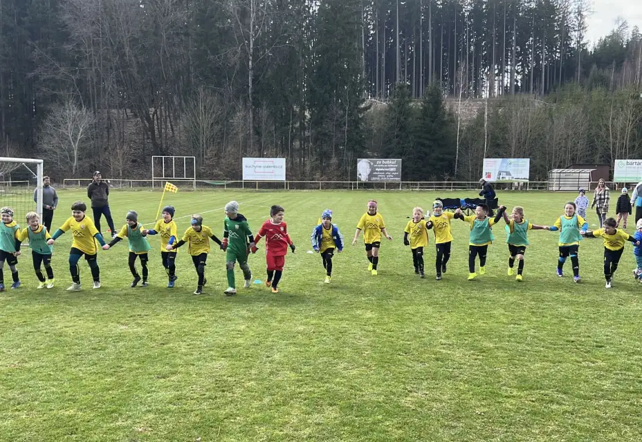 Fotbalové dopoledne plné radosti mladší přípravky: Áčko dominovalo, béčko ukázalo statečné srdce