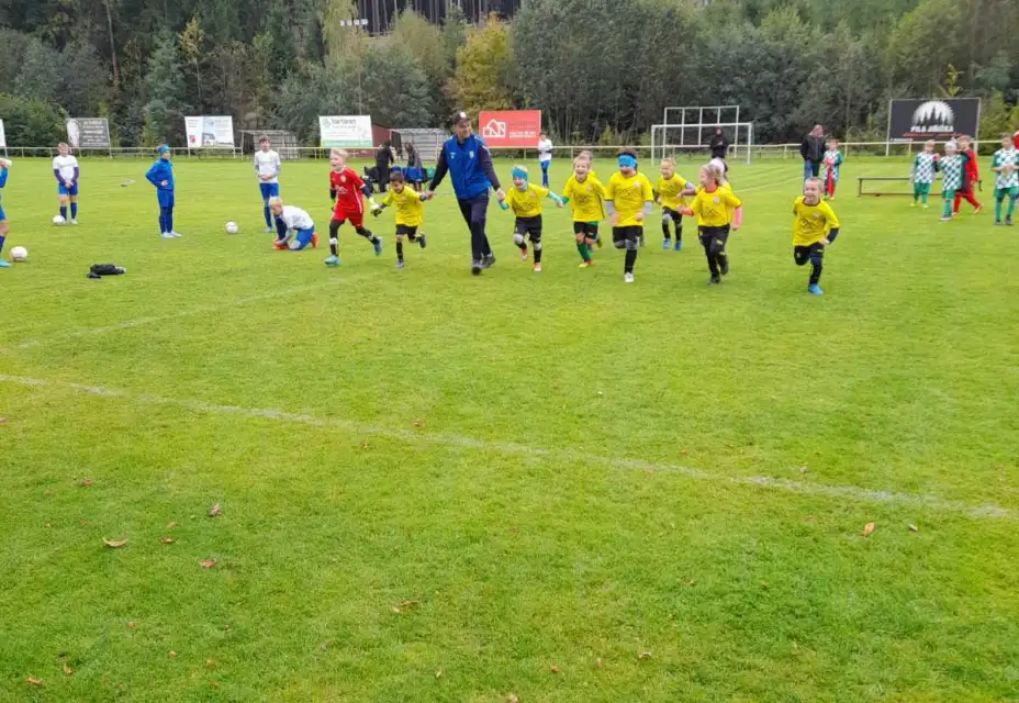 Hráči přípravky podali statečný výkon proti silnému soupeři z Hajnic