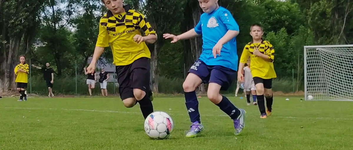 Horké počasí prověřilo mladé fotbalisty. Po porážce přišla cenná remíza.
