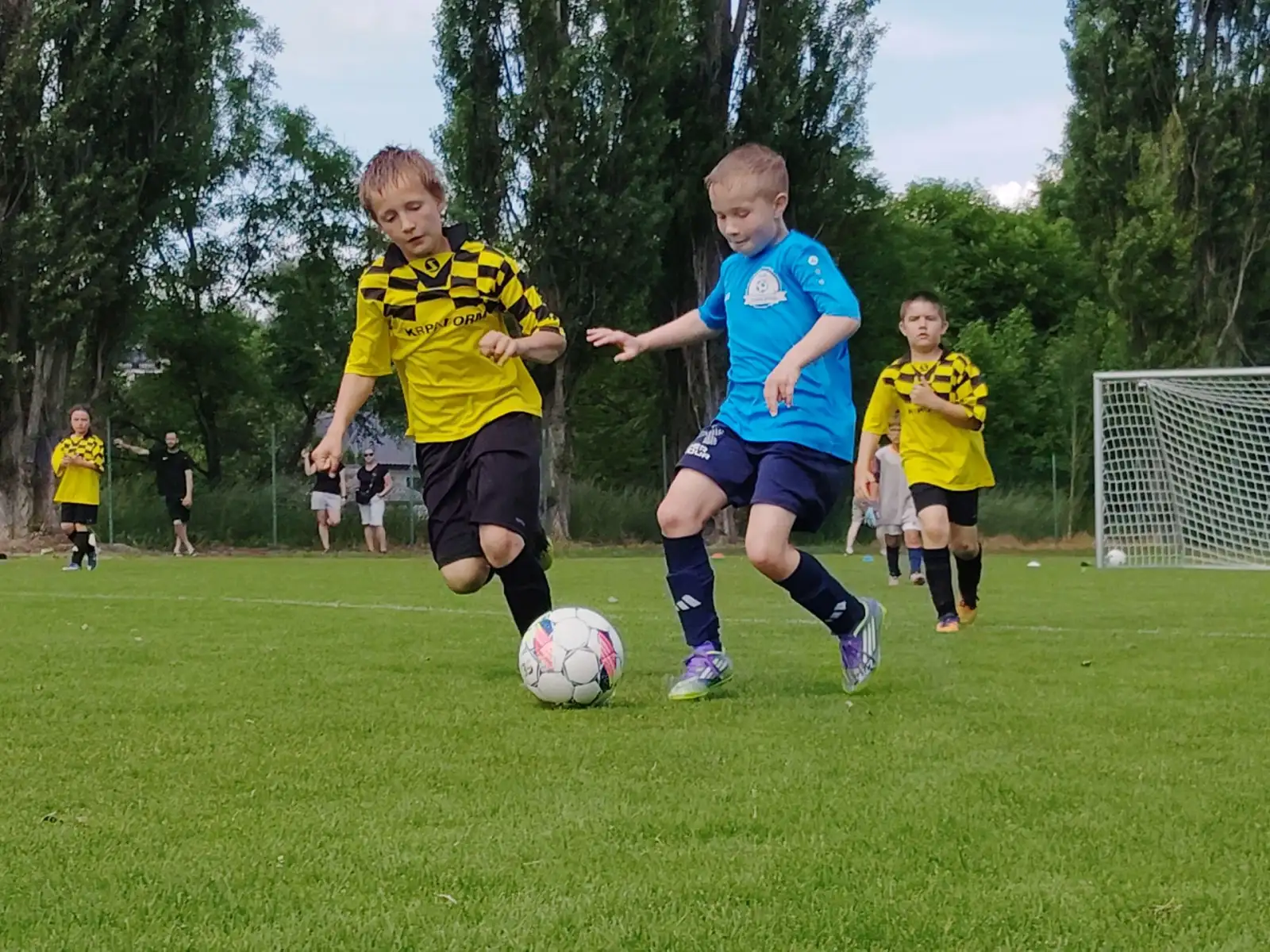 Horké počasí prověřilo mladé fotbalisty. Po porážce přišla cenná remíza.