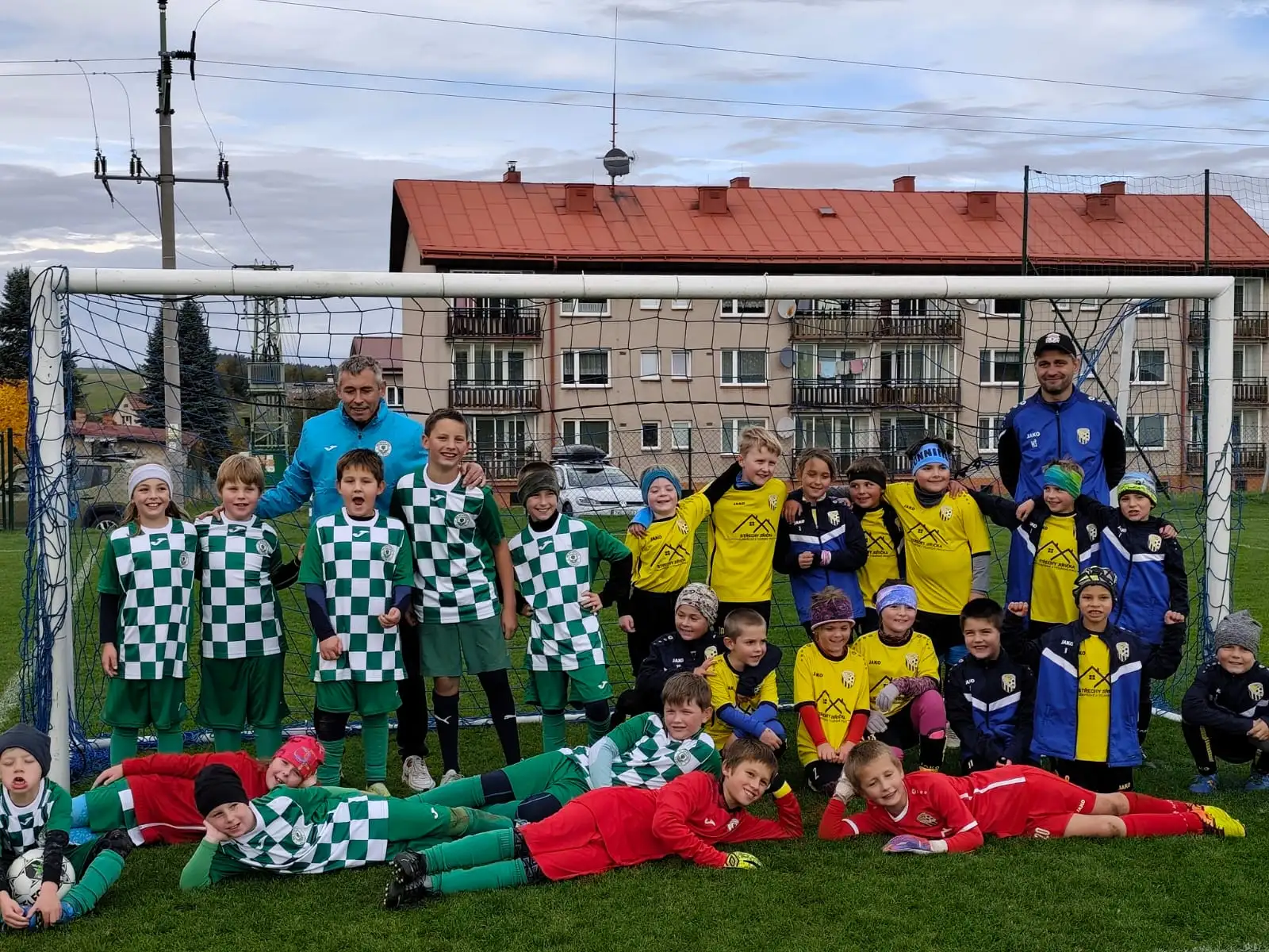 Premiérové vystoupení přípravky v Hajnicích přineslo dvě těsné prohry a cenné zkušenosti