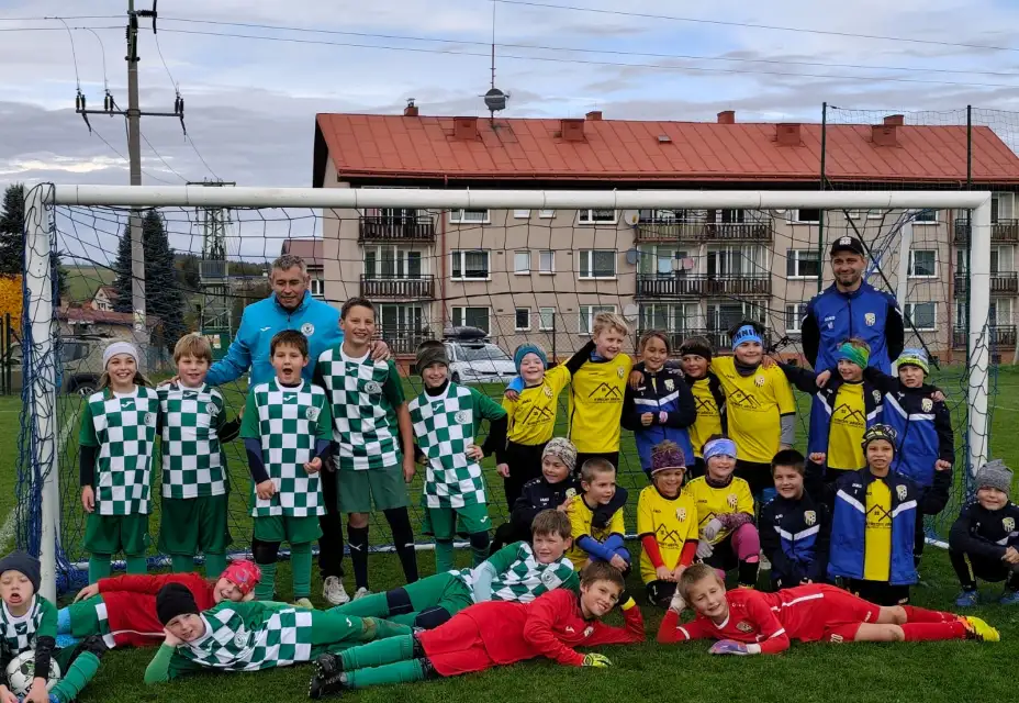 Premiérové vystoupení přípravky v Hajnicích přineslo dvě těsné prohry a cenné zkušenosti