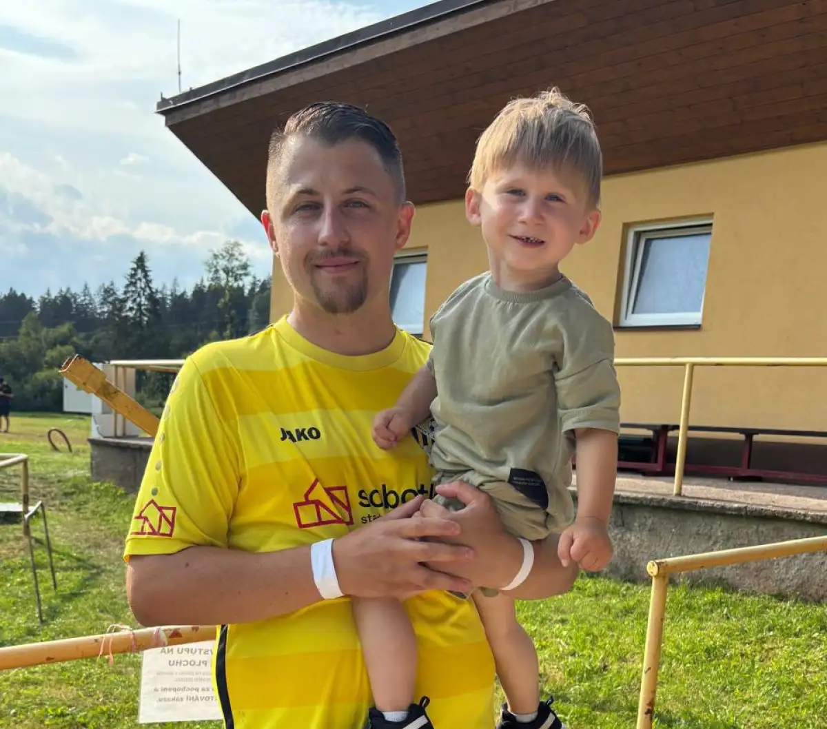 Dobří holubi se vracejí domů. Do Dolní Kalné se vrací Martin Stránský