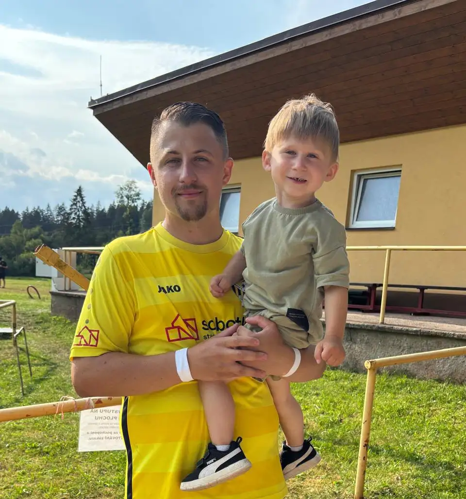 Dobří holubi se vracejí domů. Do Dolní Kalné se vrací Martin Stránský