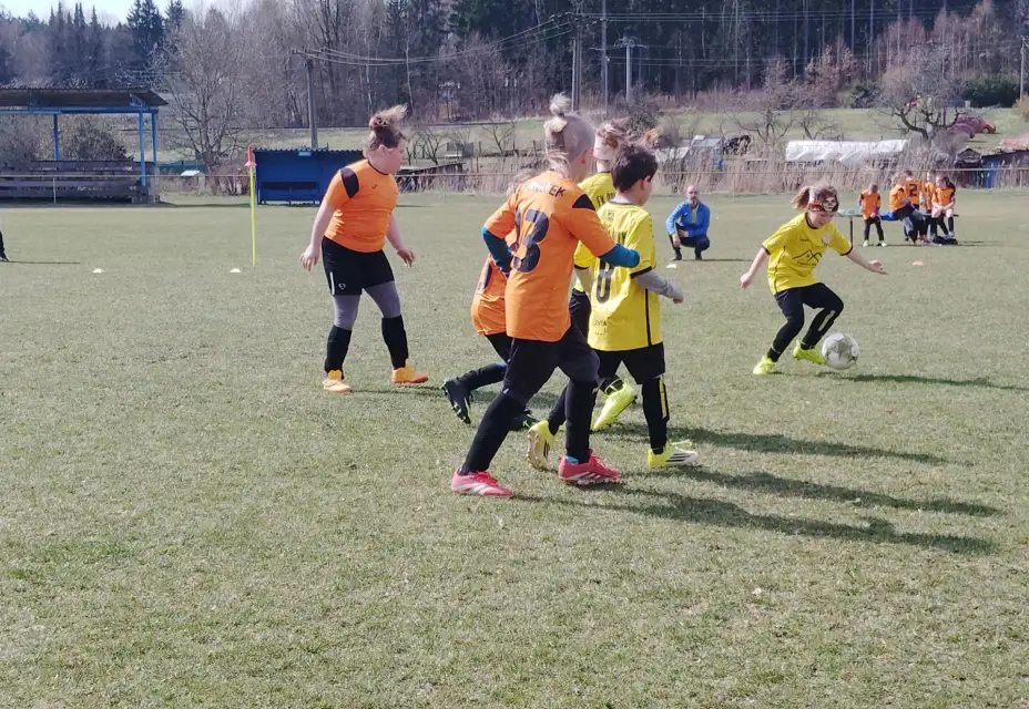 Dramatická remíza a jasná výhra: Mladší přípravka ukázala charakter i kvalitu